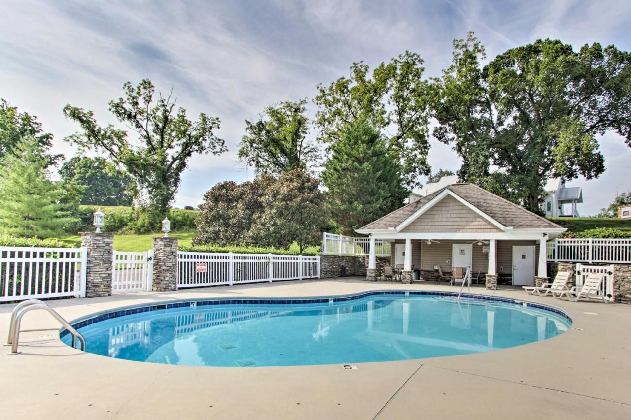 Home With Community Pool - 2 Miles To The Island! Pigeon Forge Eksteriør billede