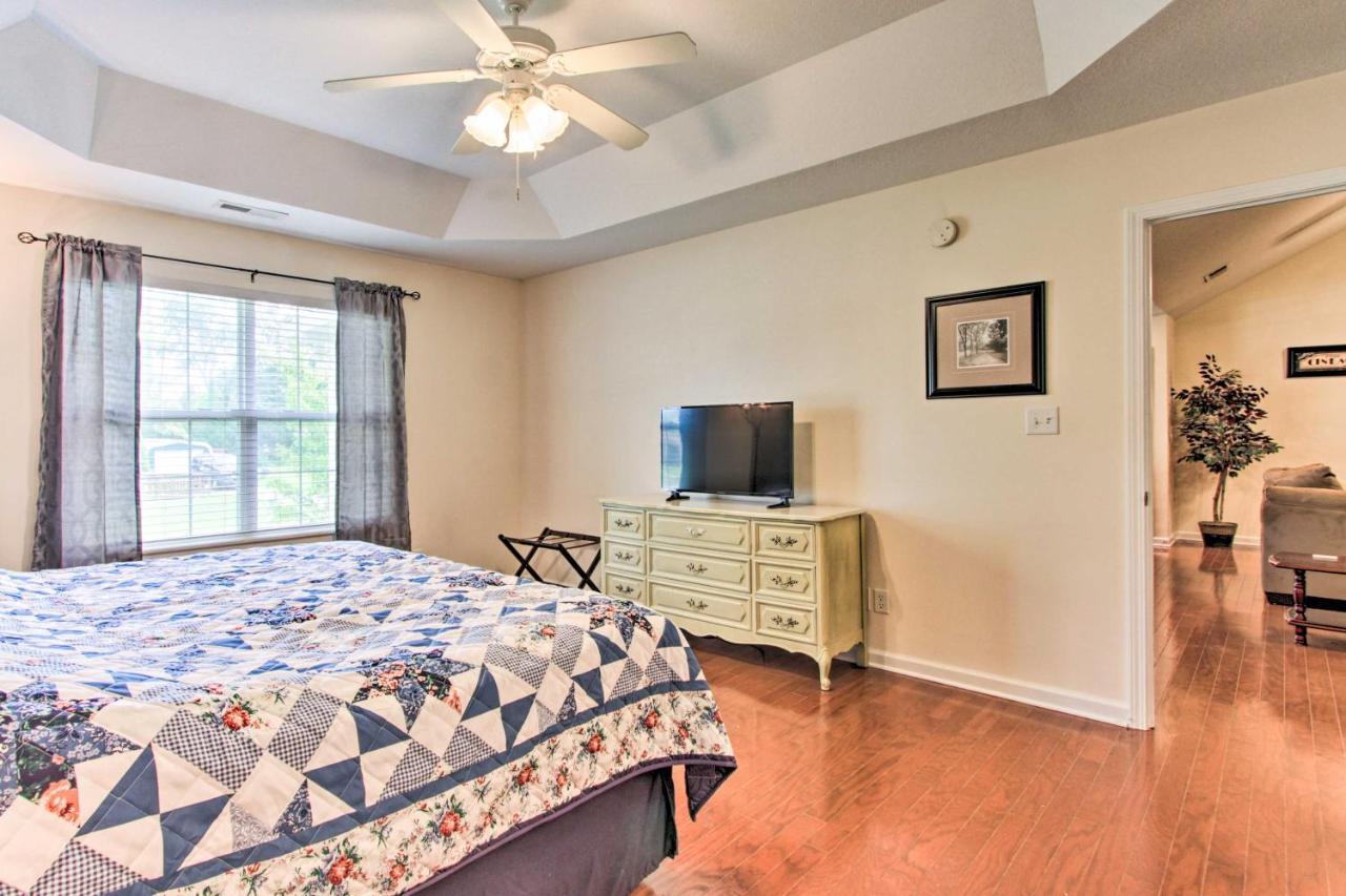 Home With Community Pool - 2 Miles To The Island! Pigeon Forge Eksteriør billede